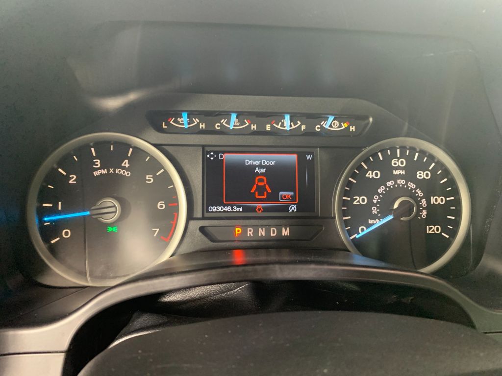Vehicle photo 19