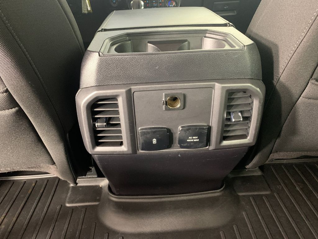 Vehicle photo 31