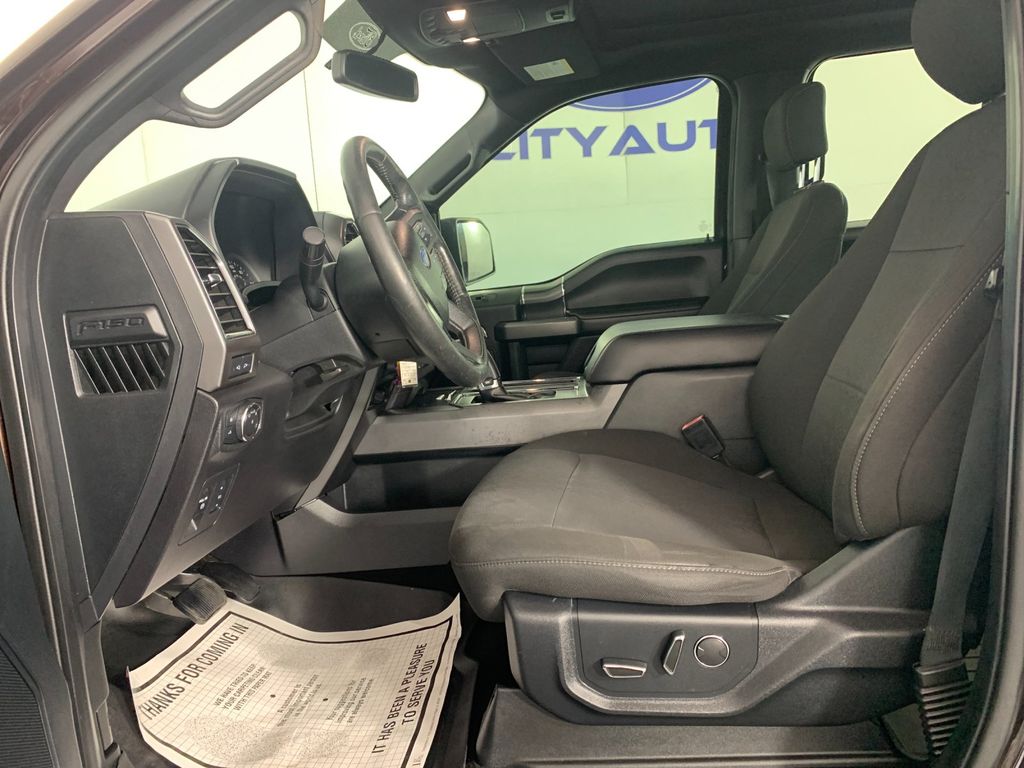 Vehicle photo 14