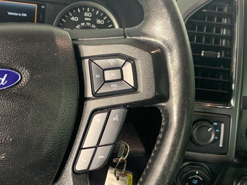 Vehicle photo 17