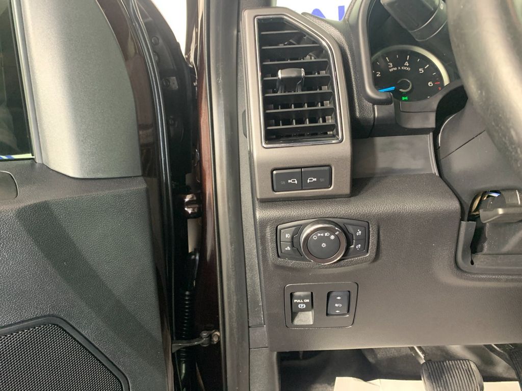 Vehicle photo 15
