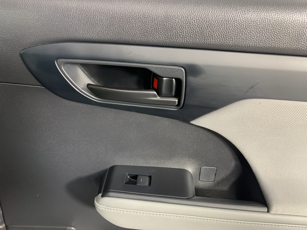 Vehicle photo 36