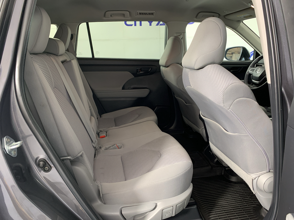 Vehicle photo 37