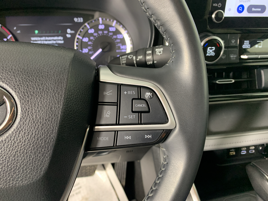 Vehicle photo 19