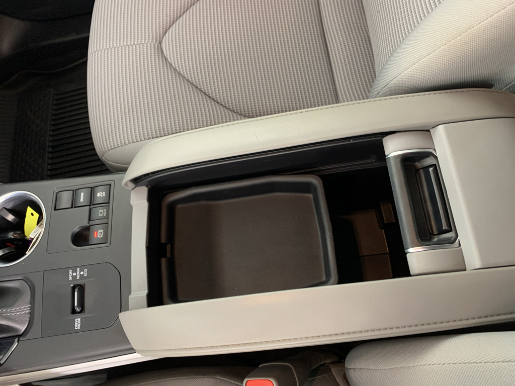 Vehicle photo 28