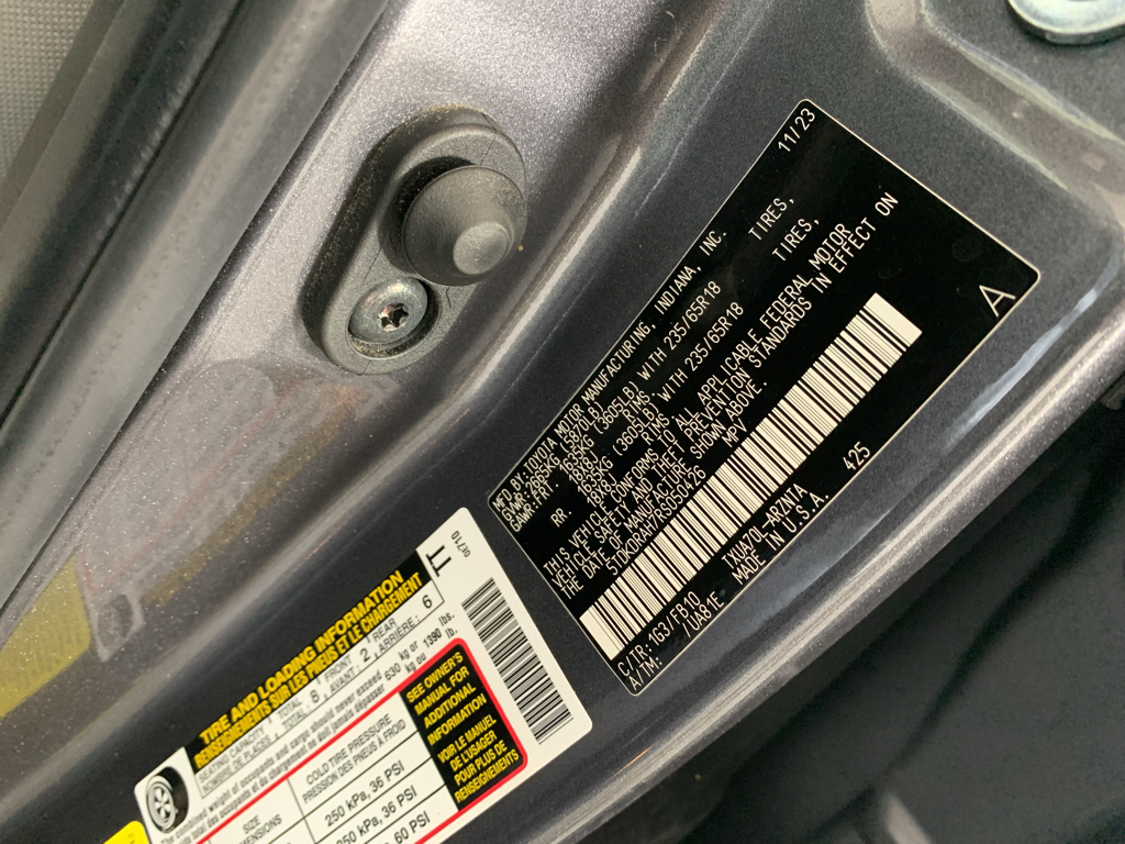 Vehicle photo 12