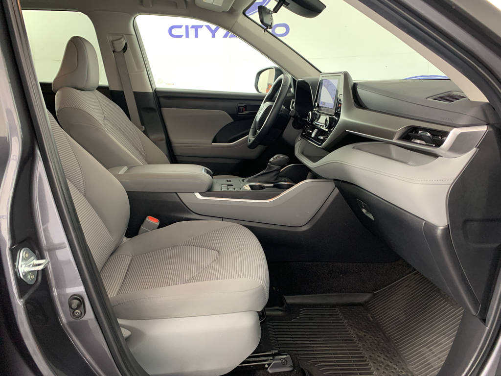 Vehicle photo 40
