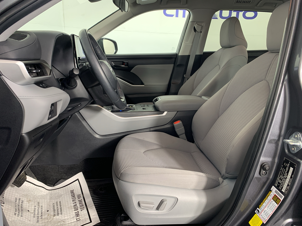 Vehicle photo 15