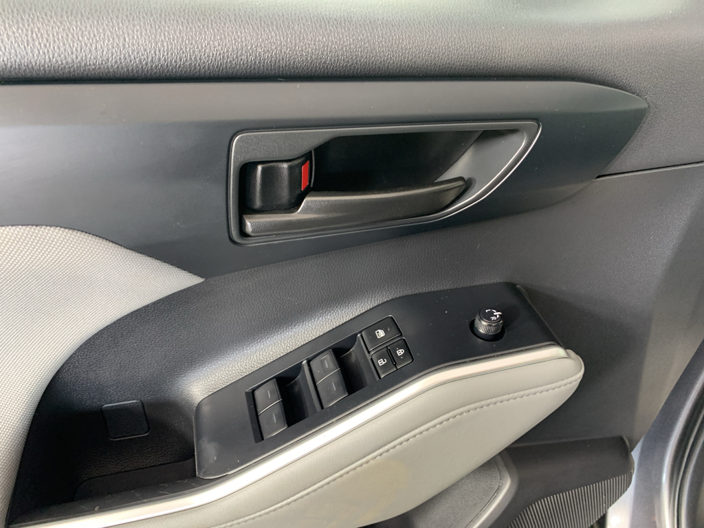 Vehicle photo 14
