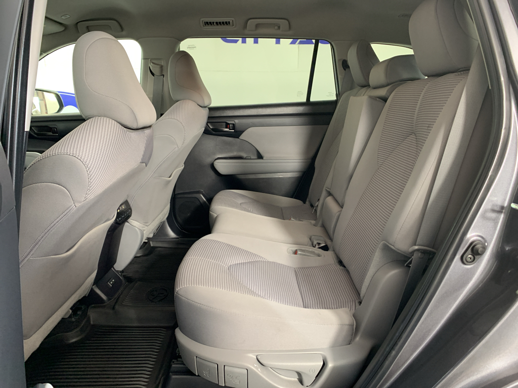 Vehicle photo 31