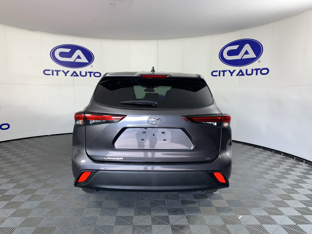 Vehicle photo 4