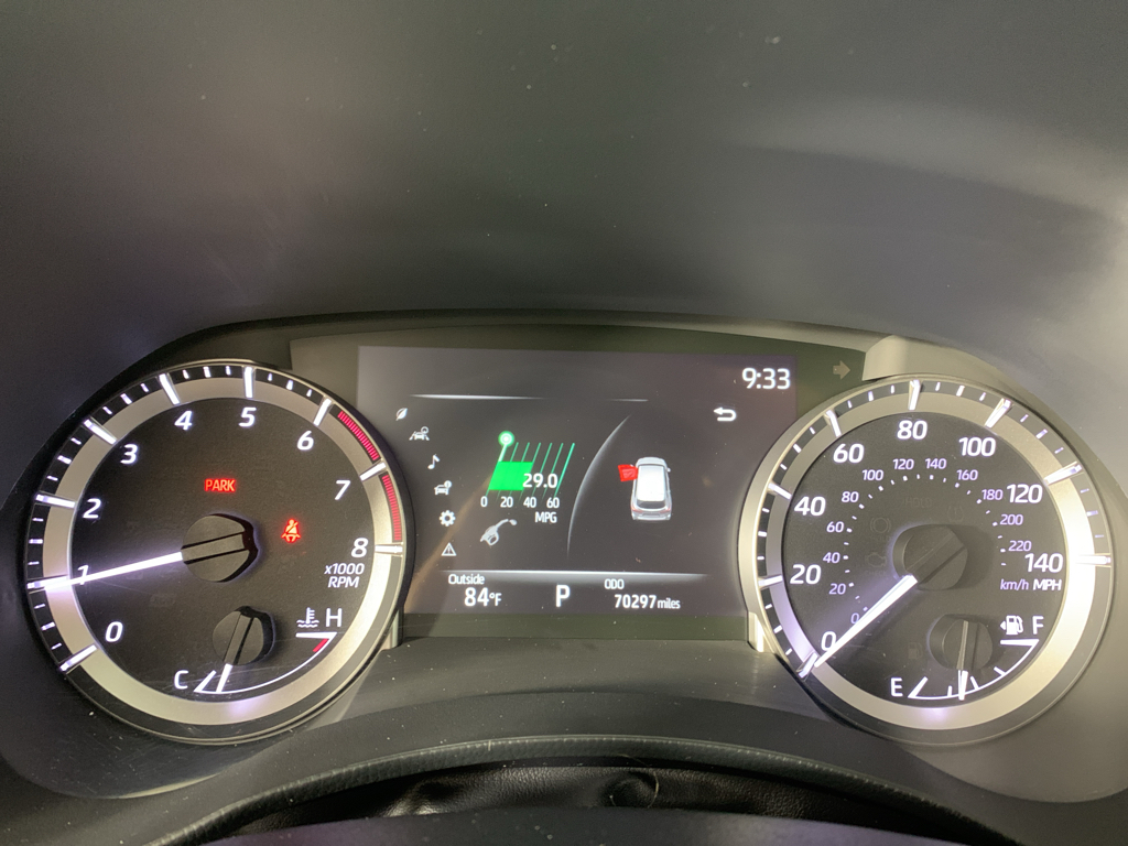 Vehicle photo 23