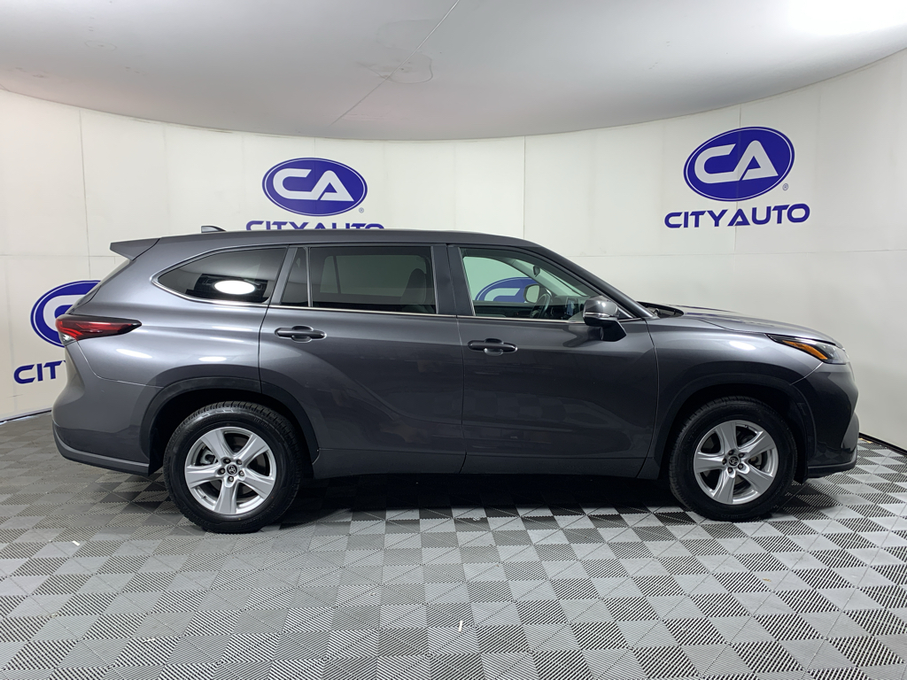 Vehicle photo 2