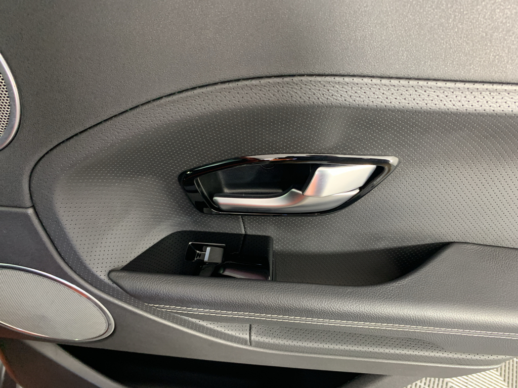 Vehicle photo 37