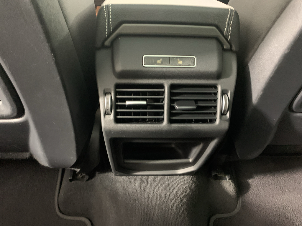 Vehicle photo 33