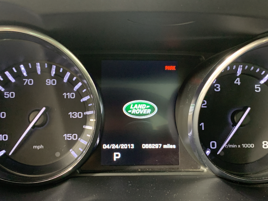 Vehicle photo 23
