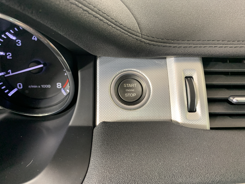 Vehicle photo 17
