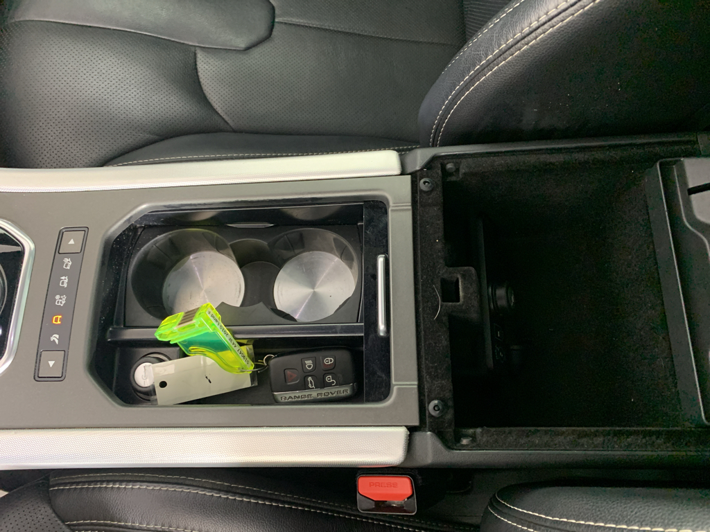 Vehicle photo 28