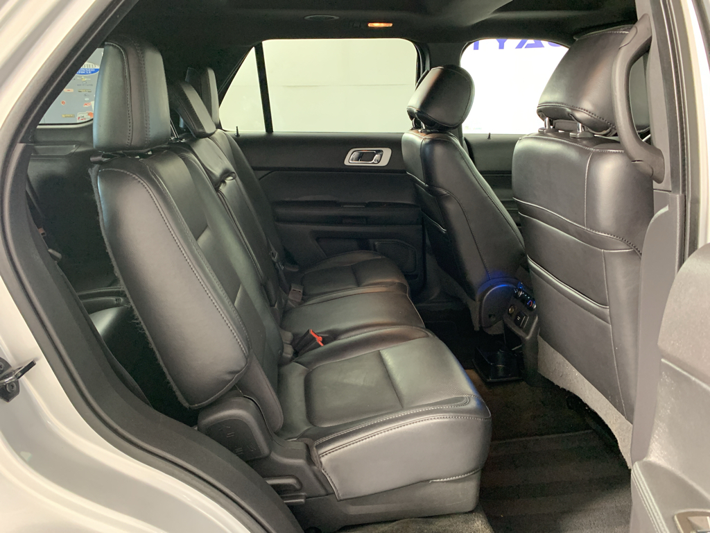 Vehicle photo 37