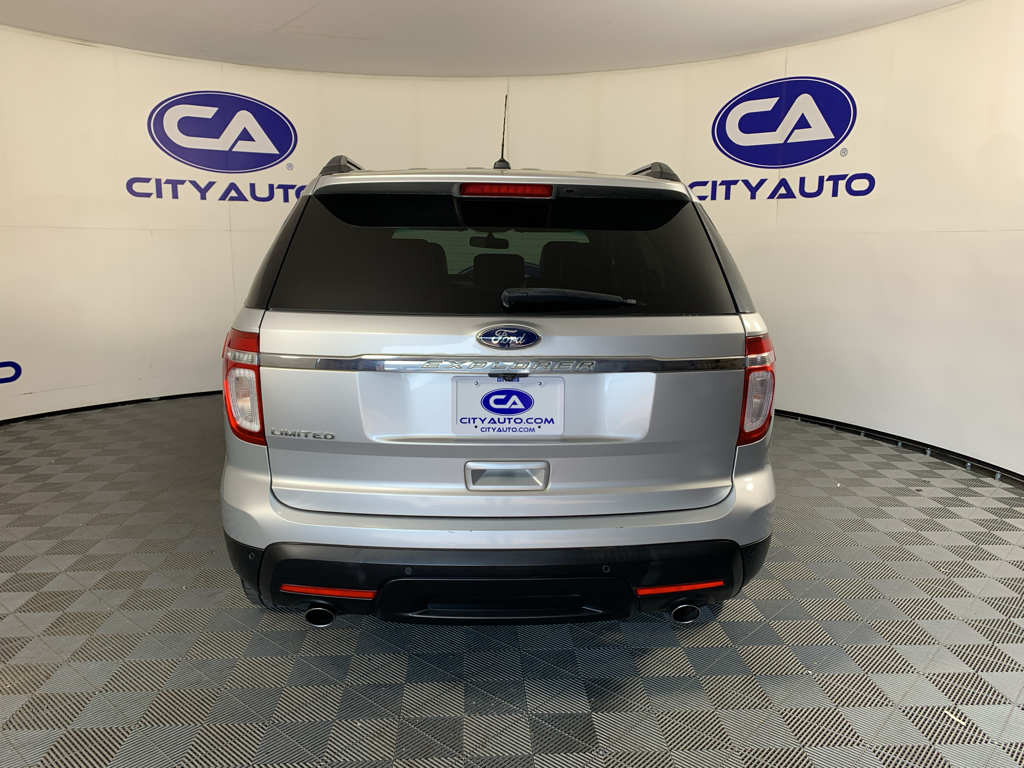 Vehicle photo 4