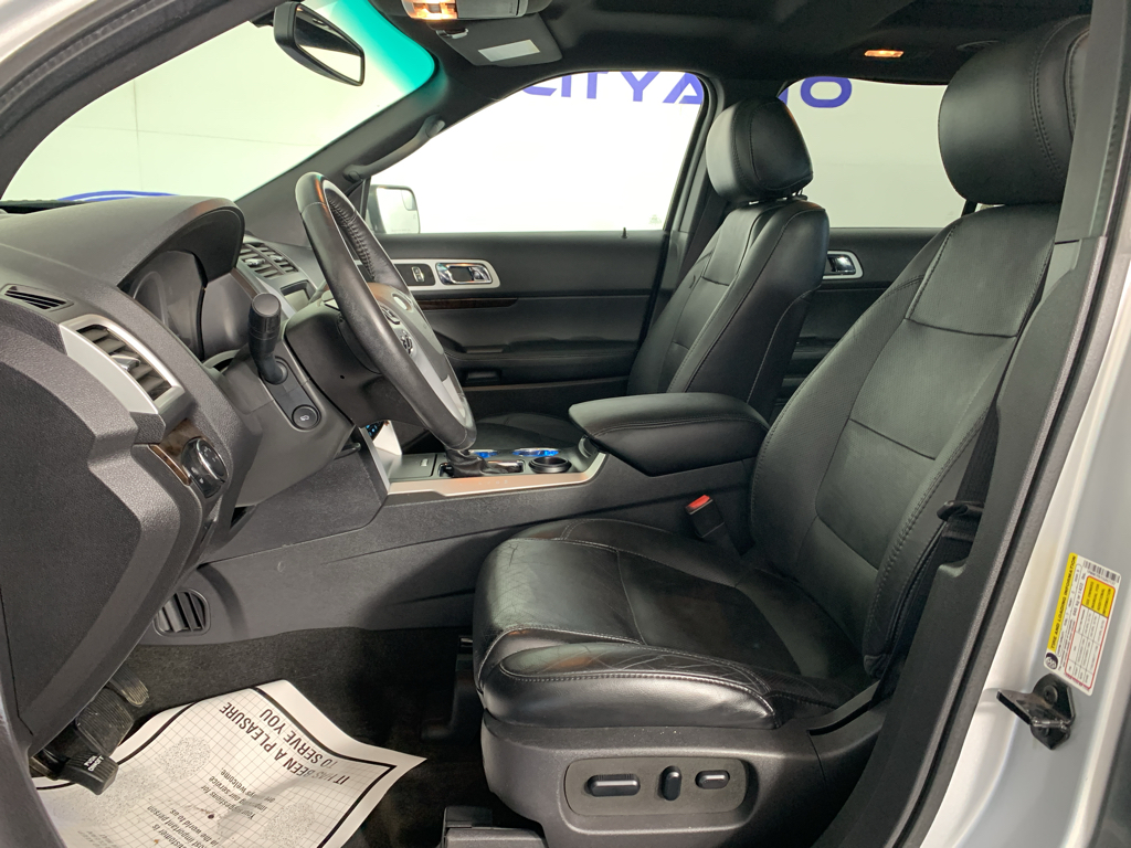 Vehicle photo 15
