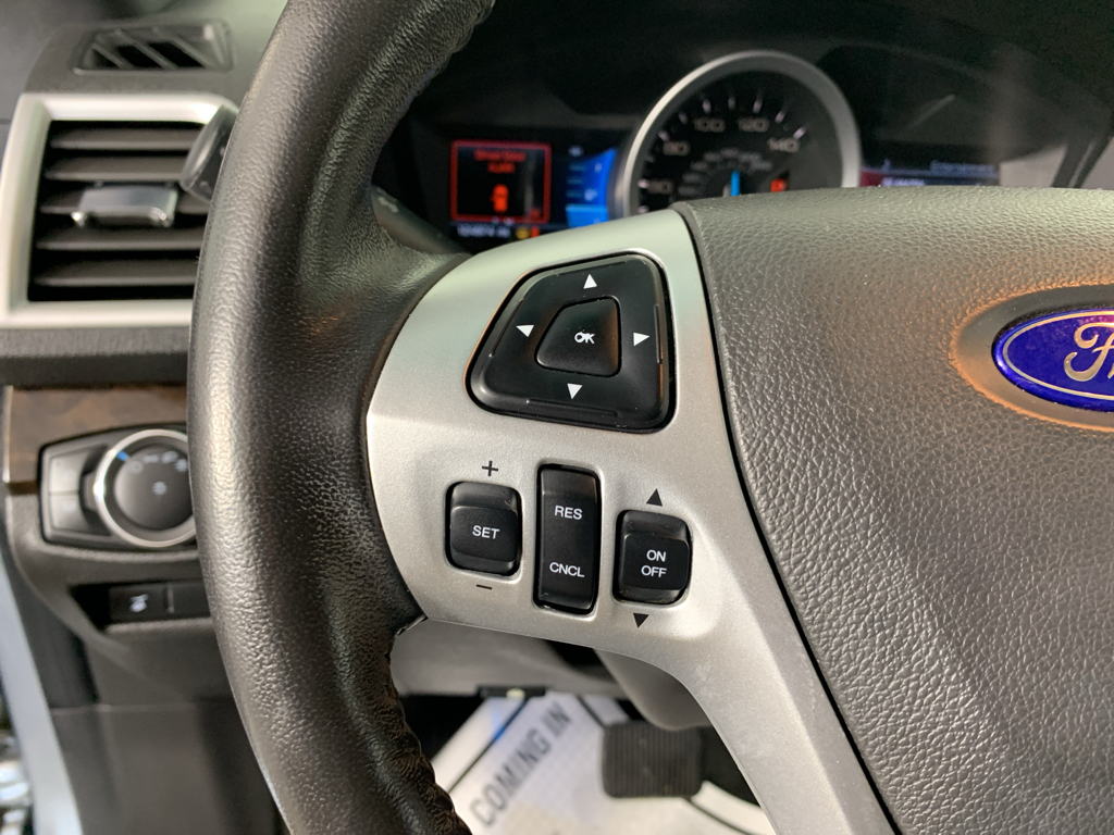 Vehicle photo 18