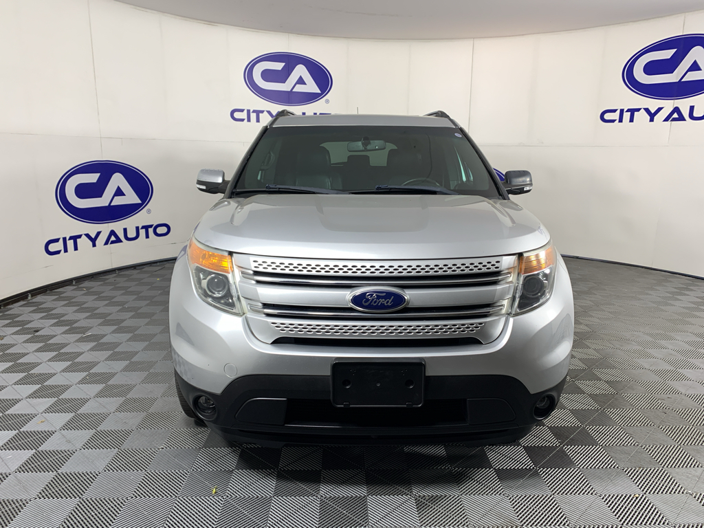 Vehicle photo 9