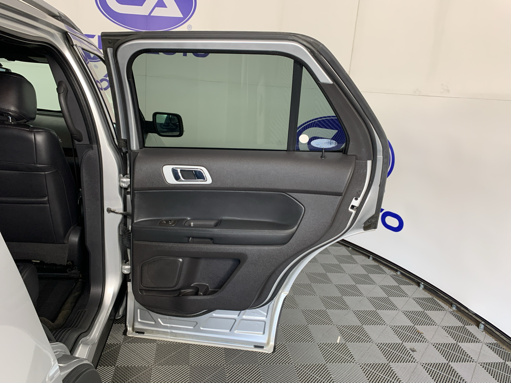 Vehicle photo 35
