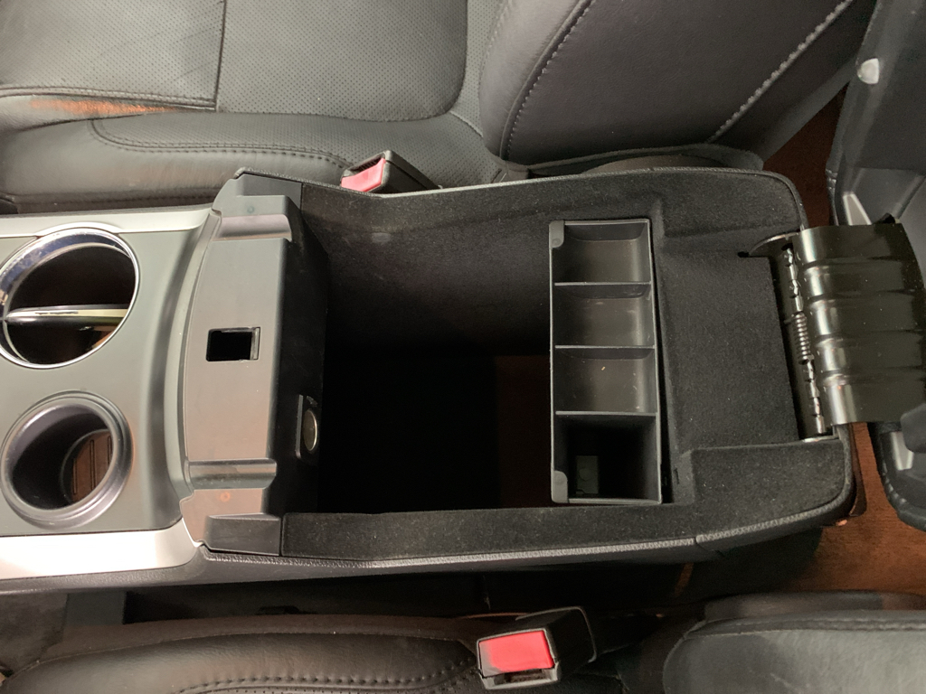 Vehicle photo 28