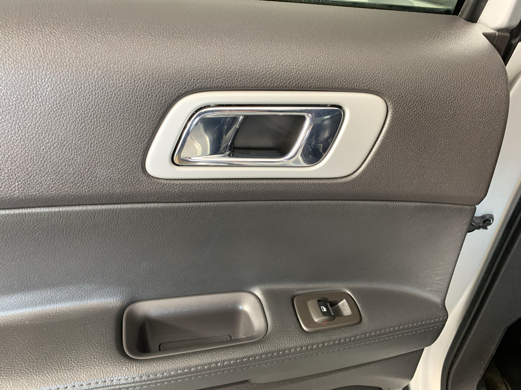 Vehicle photo 31