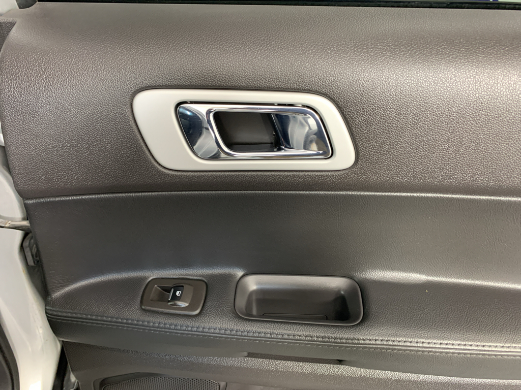 Vehicle photo 36