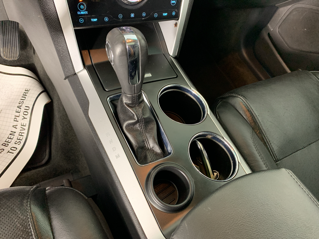 Vehicle photo 24