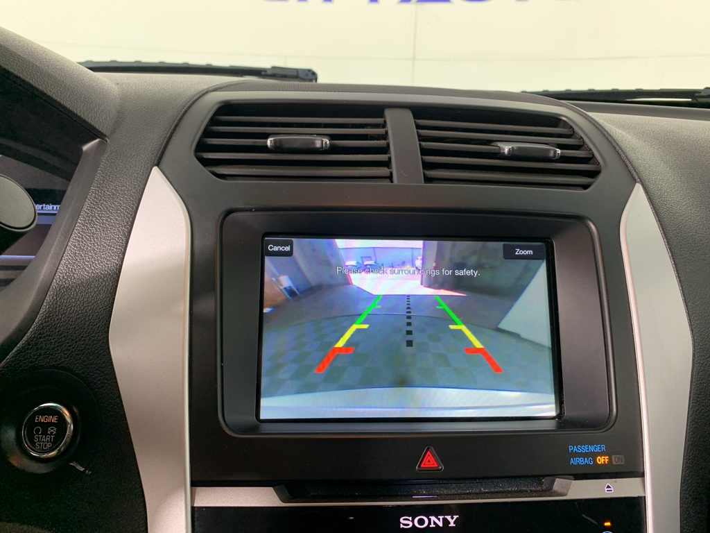 Vehicle photo 26