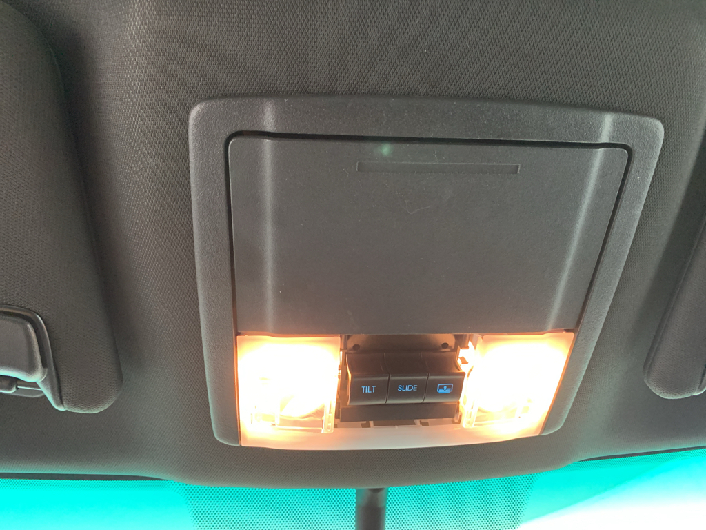 Vehicle photo 27