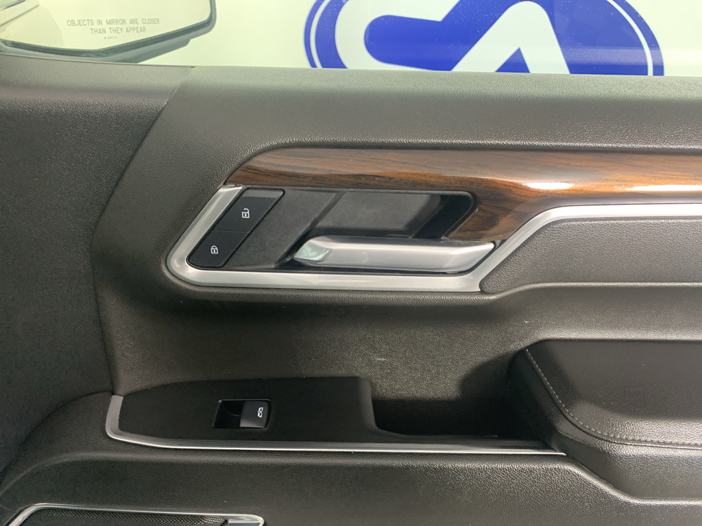 Vehicle photo 34