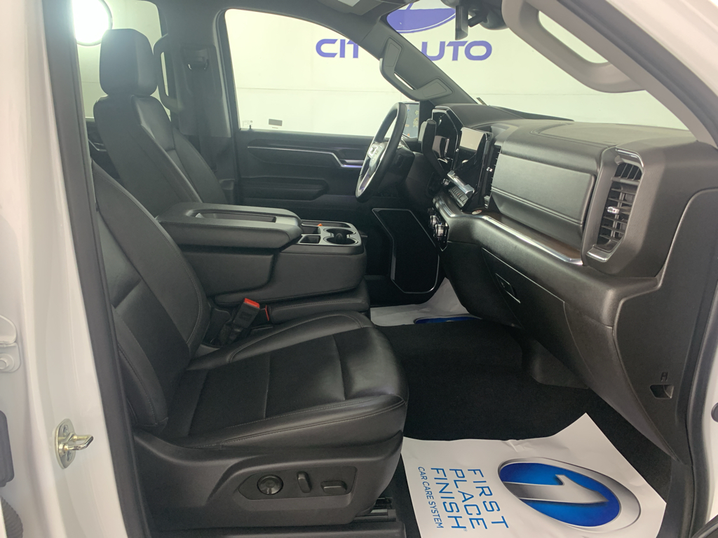 Vehicle photo 35