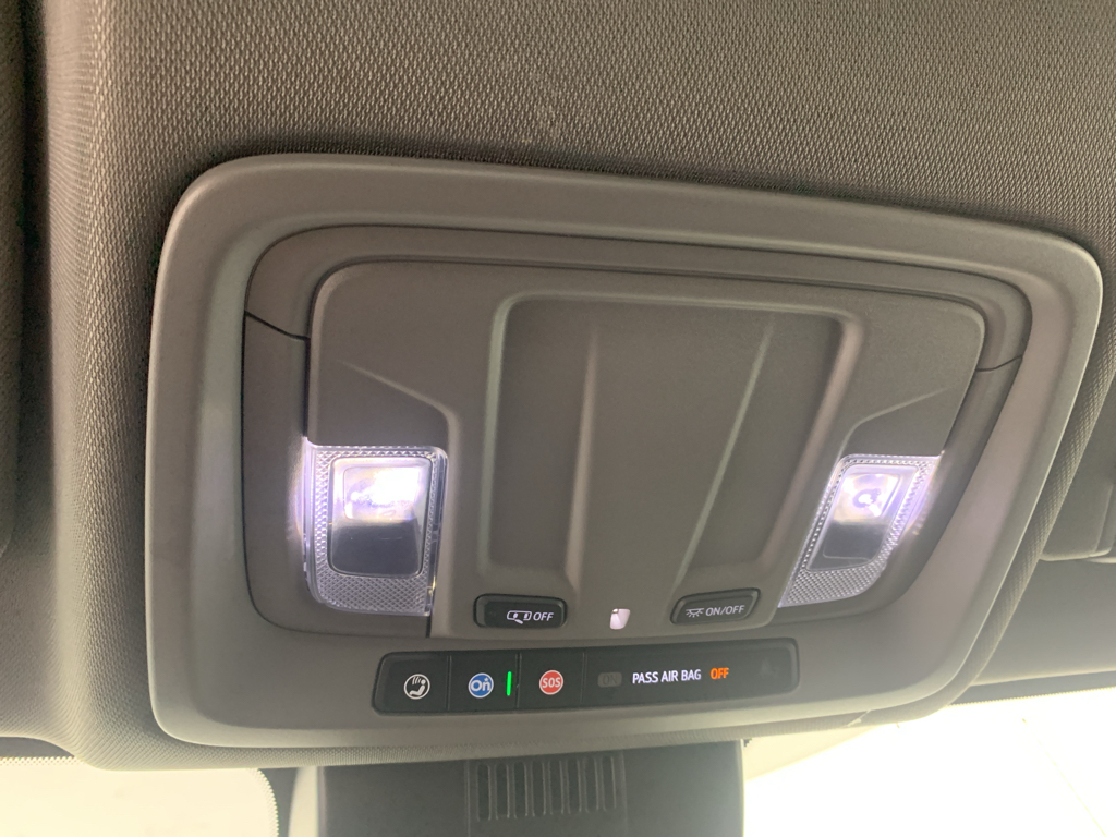 Vehicle photo 24