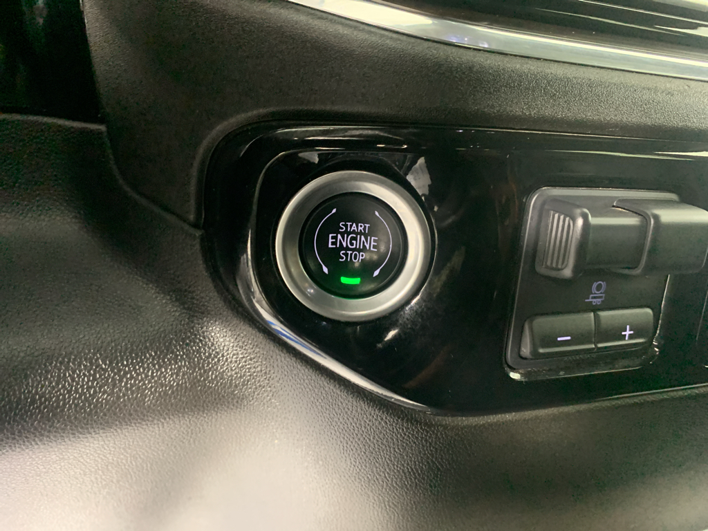 Vehicle photo 16