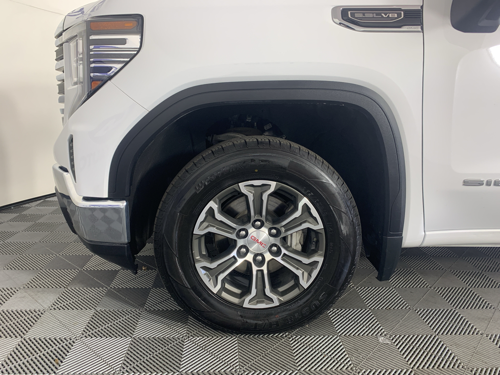 Vehicle photo 9