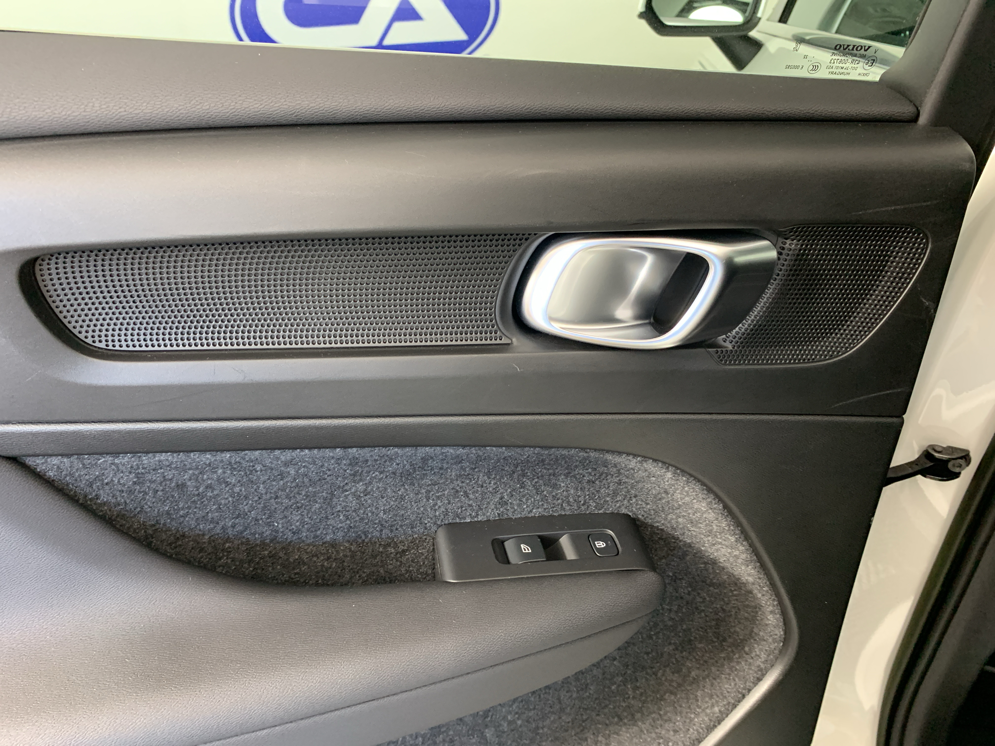 Used 2023 Volvo XC40 B5 SUV