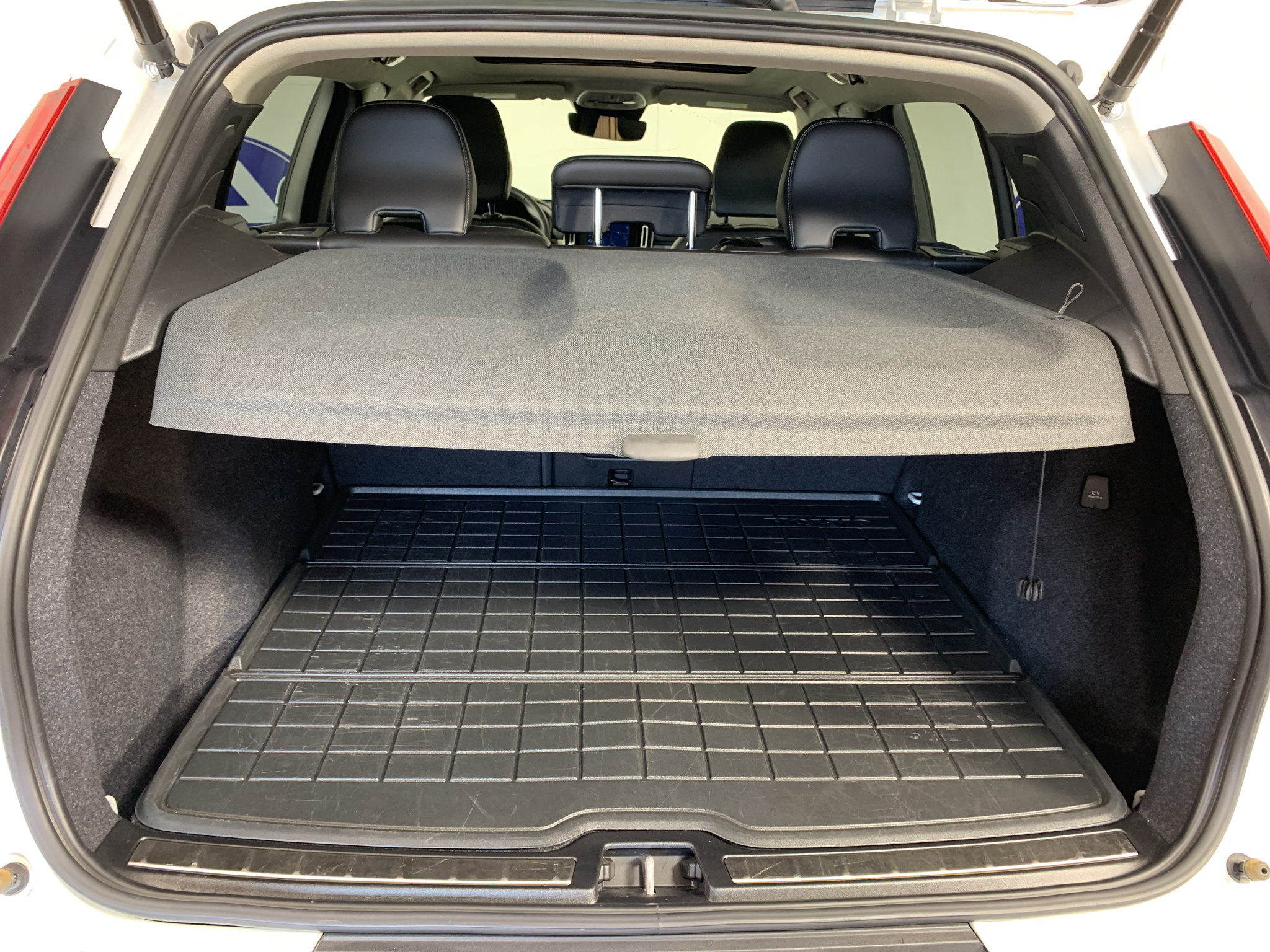 Used 2023 Volvo XC40 B5 SUV