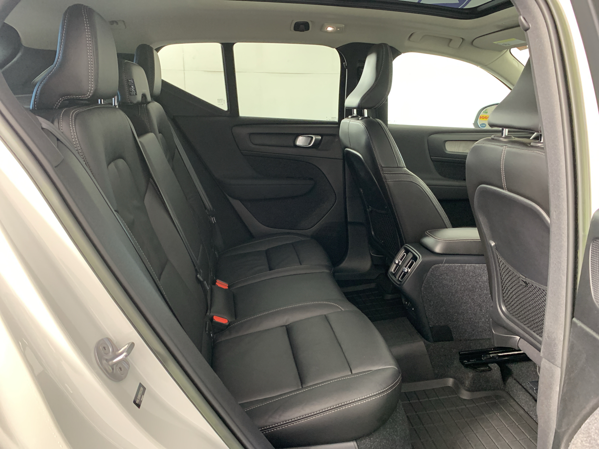 Used 2023 Volvo XC40 B5 SUV
