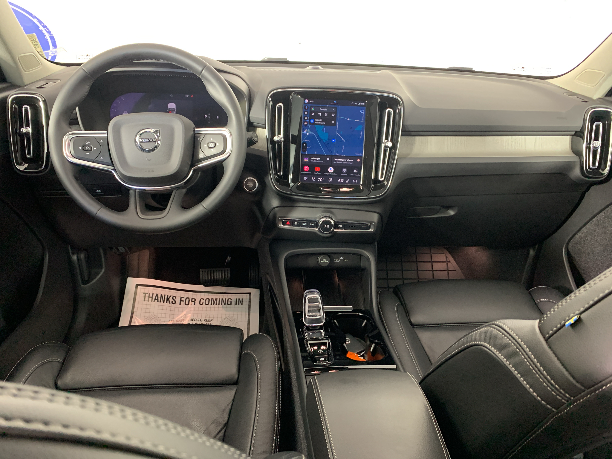 Used 2023 Volvo XC40 B5 SUV