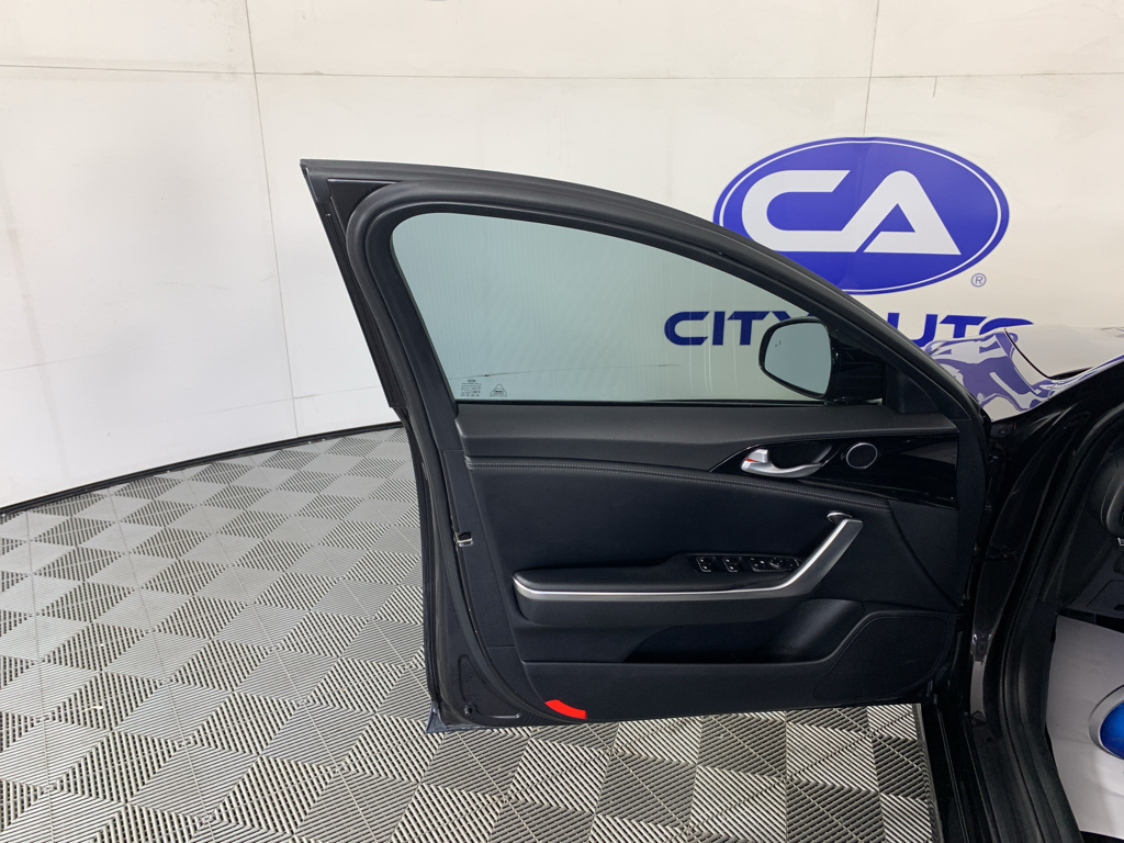 Used 2022 Kia Stinger Sedan
