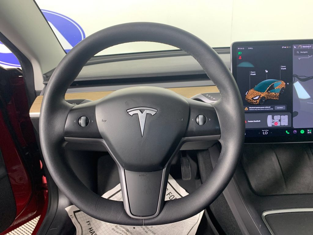 Vehicle photo 18