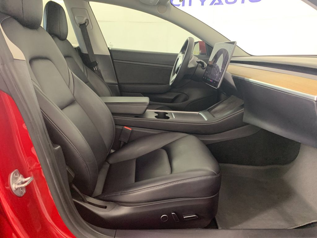 Vehicle photo 35