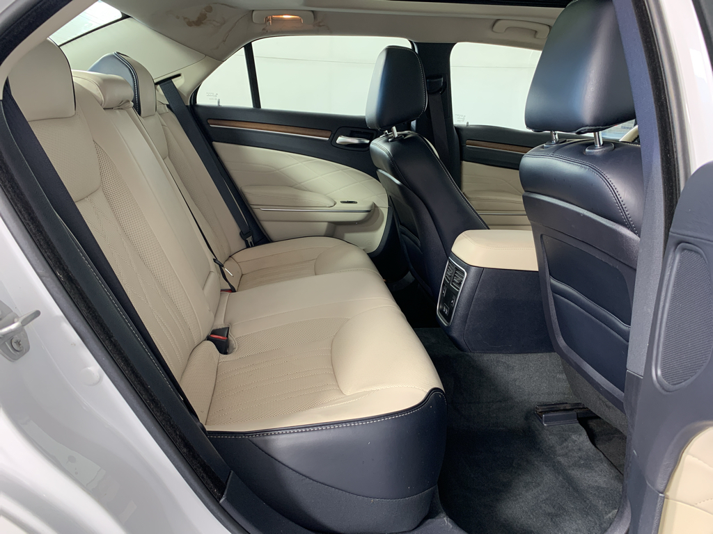 Used 2018 Chrysler 300C Sedan