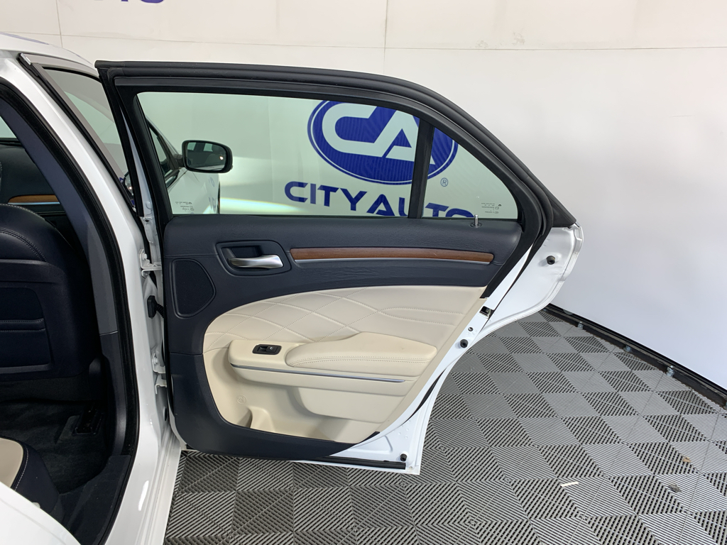 Used 2018 Chrysler 300C Sedan