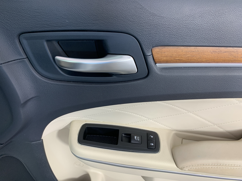 Used 2018 Chrysler 300C Sedan