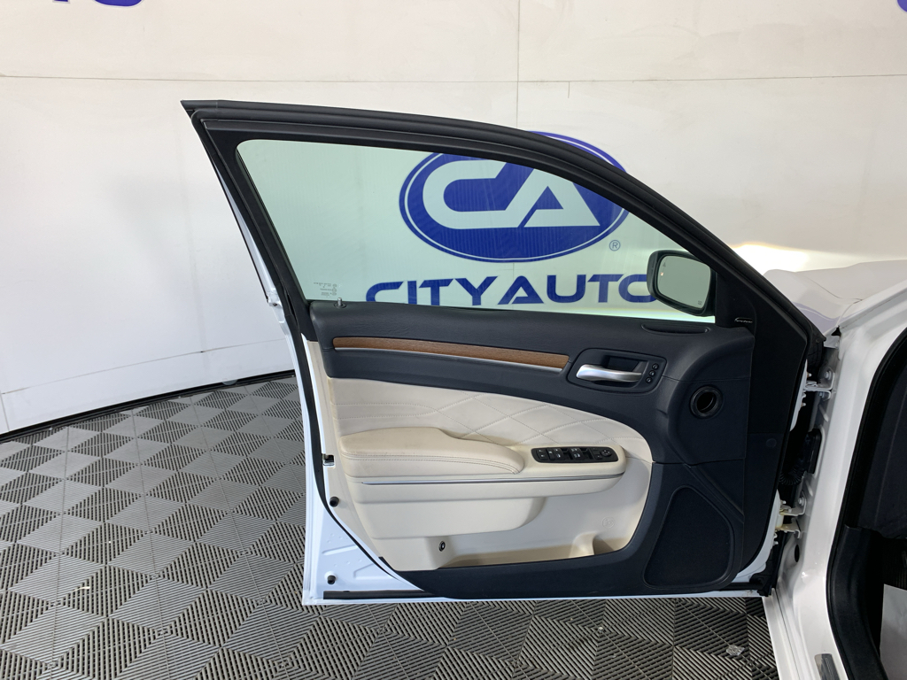 Used 2018 Chrysler 300C Sedan